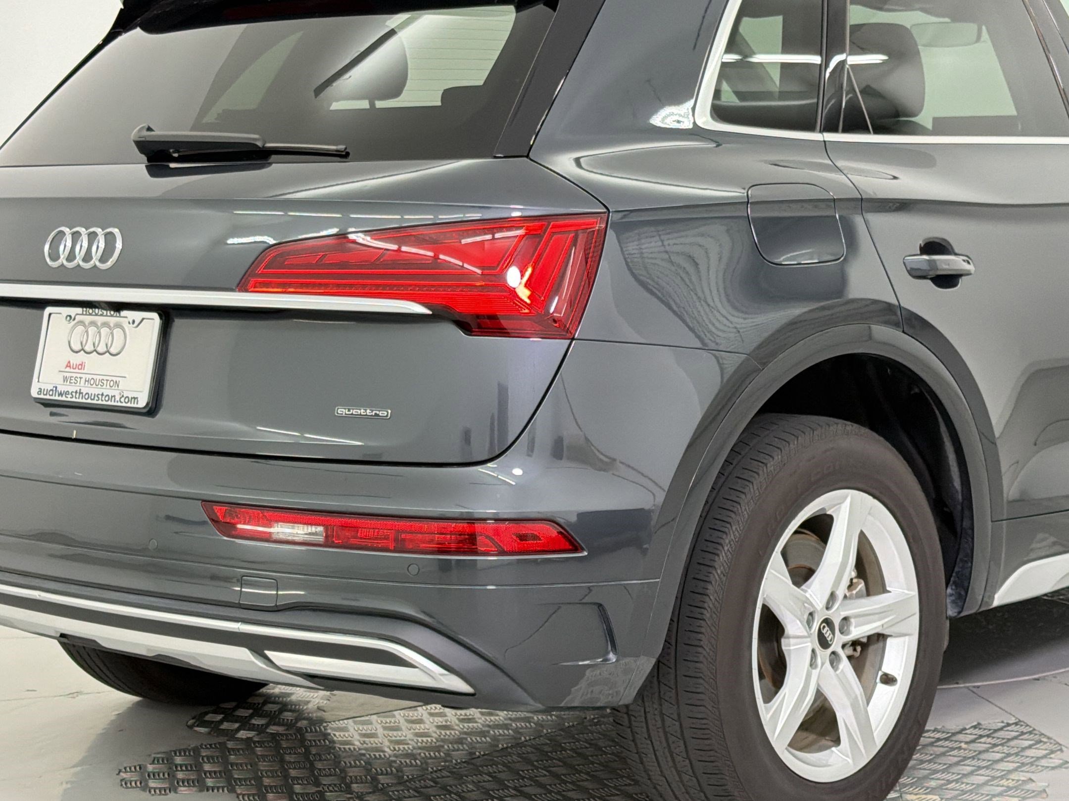 Used 2023 Audi Q5 2.0T Premium w/ Convenience Package image 26