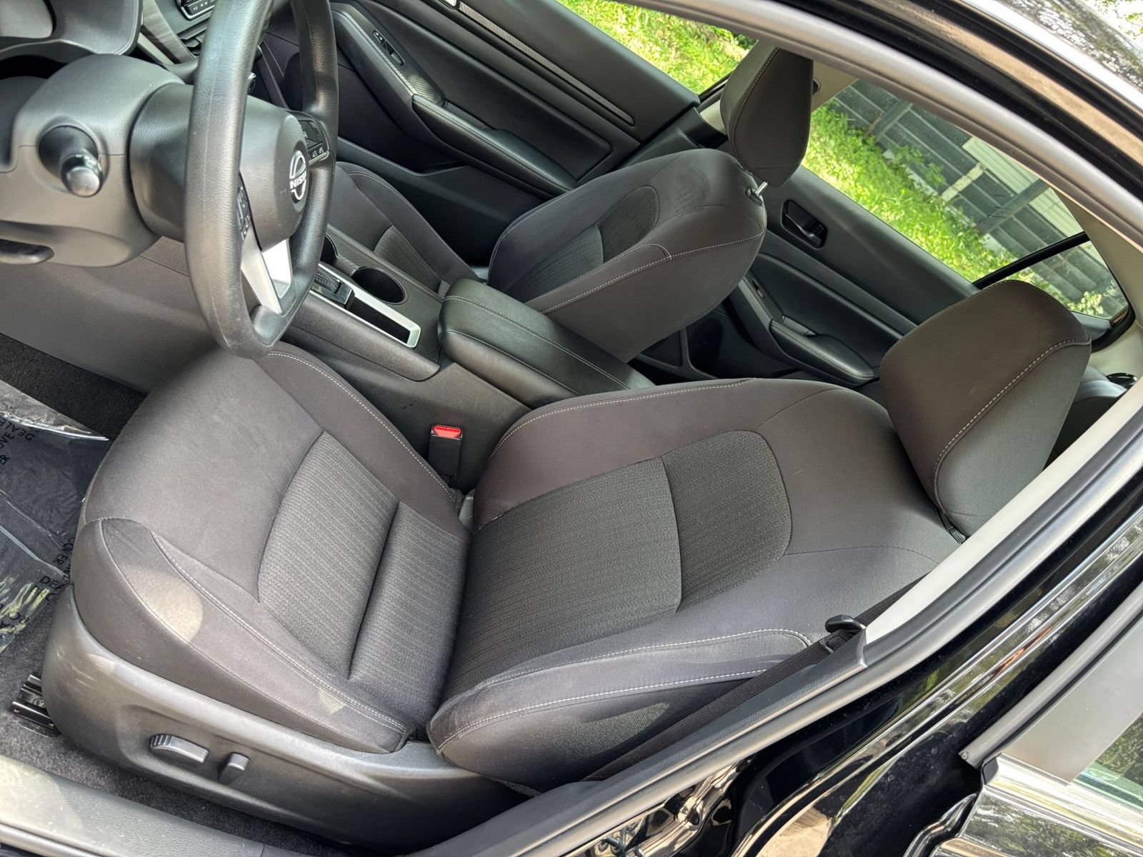 Used 2025 Nissan Altima 2.5 SV FWD image 35