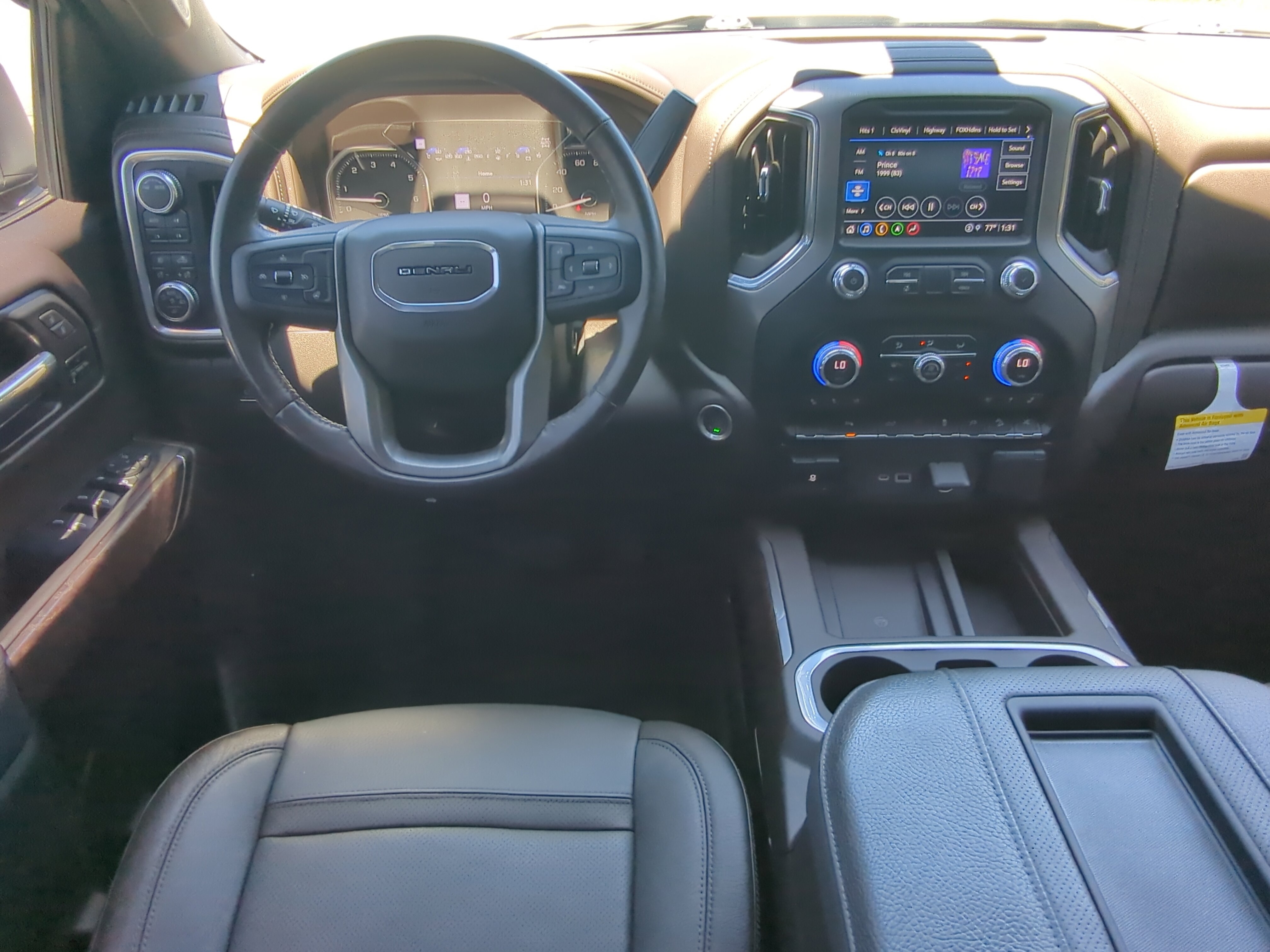 Used 2022 GMC Sierra 1500 Denali w/ Denali Premium Package AWD/4WD image 14