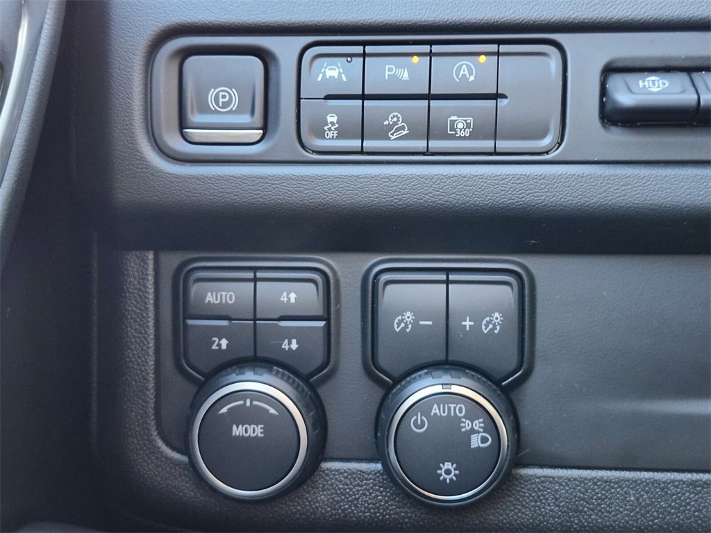 Used 2023 Chevrolet Suburban High Country w/ Premium Package 2 image 27