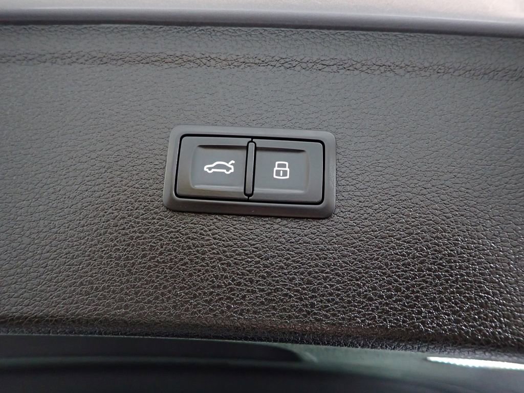 Used 2018 Audi Q5 2.0T Premium image 17