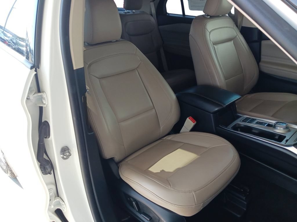 Used 2021 Ford Explorer XLT w/ Equipment Group 202A RWD image 27