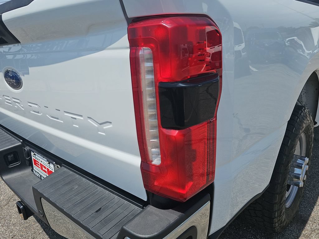 Used 2023 Ford F350 XL w/ 360-Degree Camera Package RWD image 33