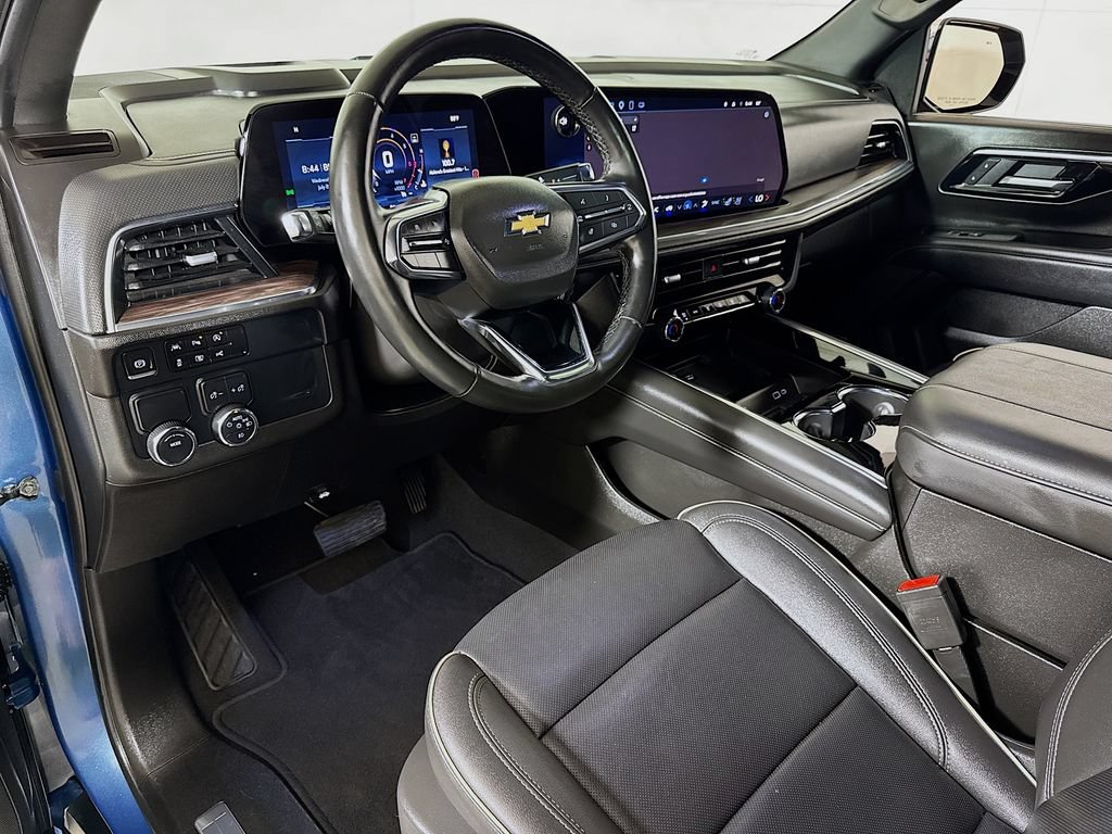 Certified 2025 Chevrolet Suburban Premier RWD image 7
