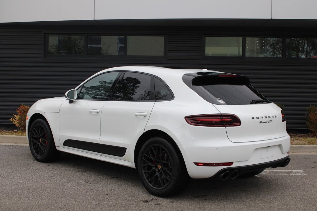 Certified 2017 Porsche Macan GTS image 3