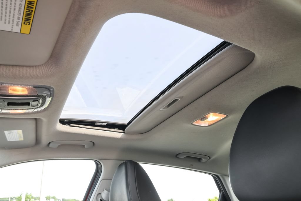 Certified 2025 Hyundai Elantra Limited FWD image 9