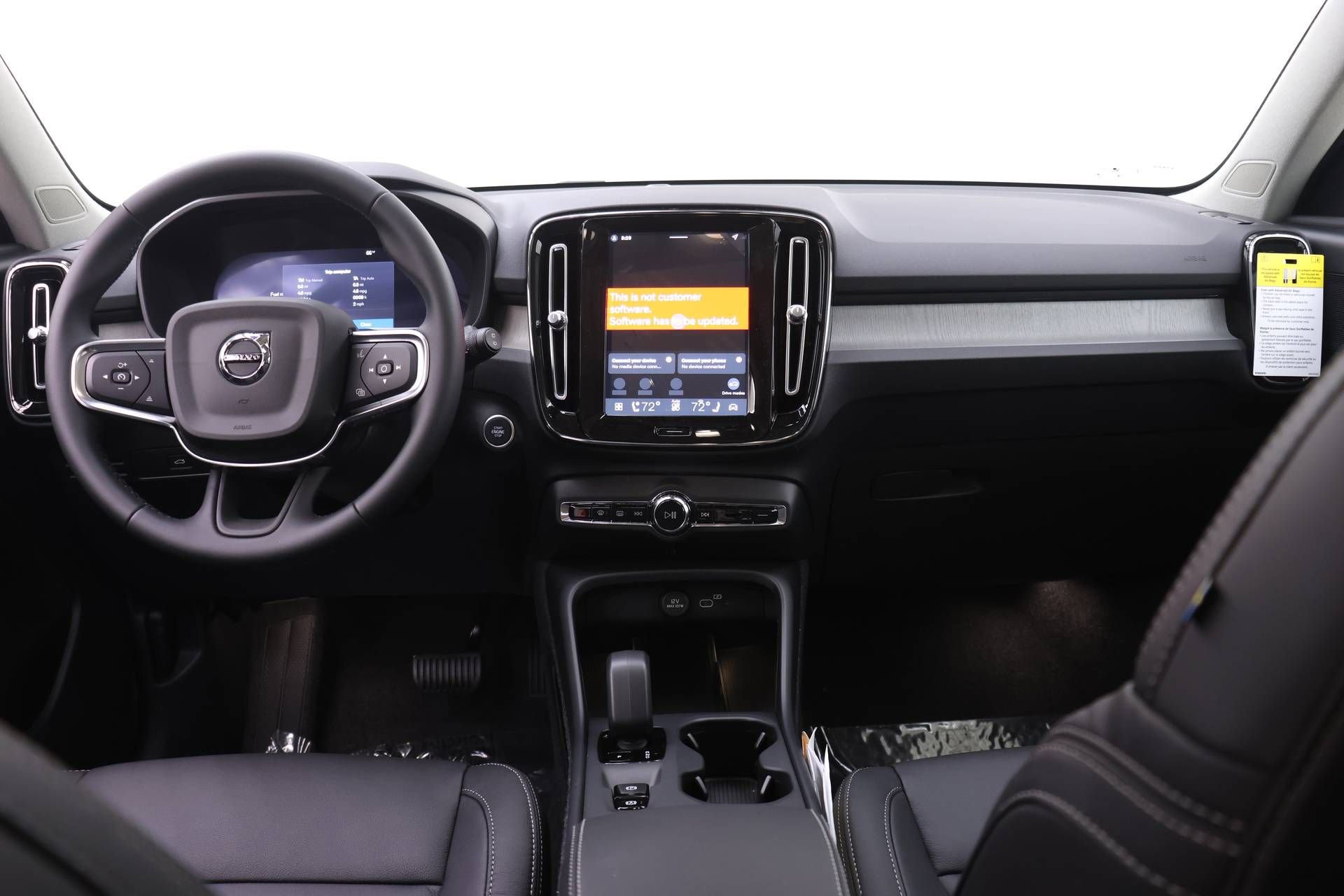 New 2026 Volvo XC40 B5 Core w/ Climate Package AWD/4WD image 8