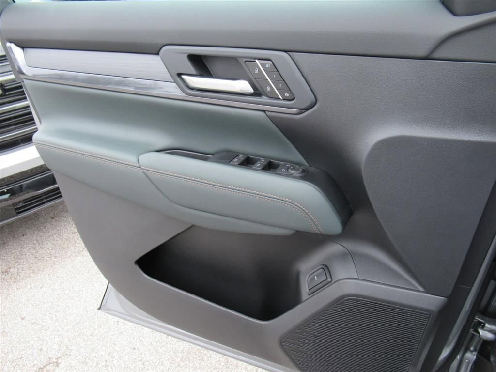 New 2026 GMC Terrain AT4 w/ Convenience Package III image 25