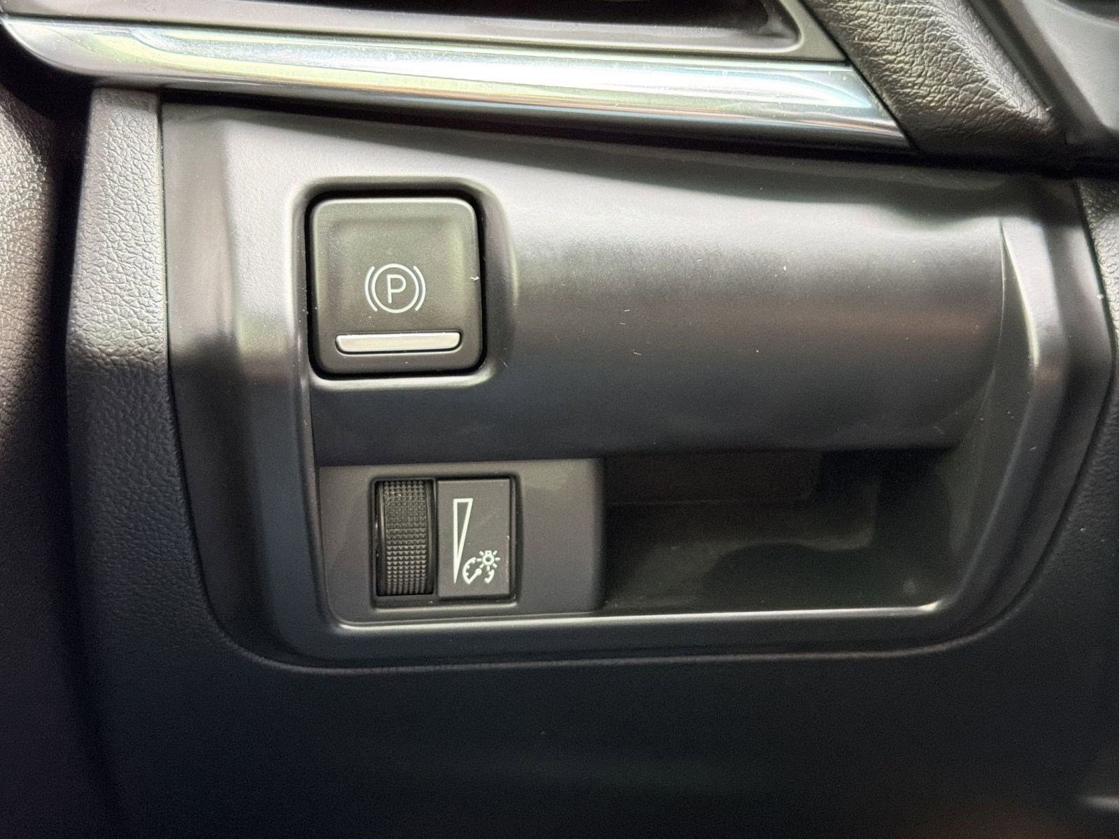 Certified 2023 Cadillac CT4 Premium Luxury image 18