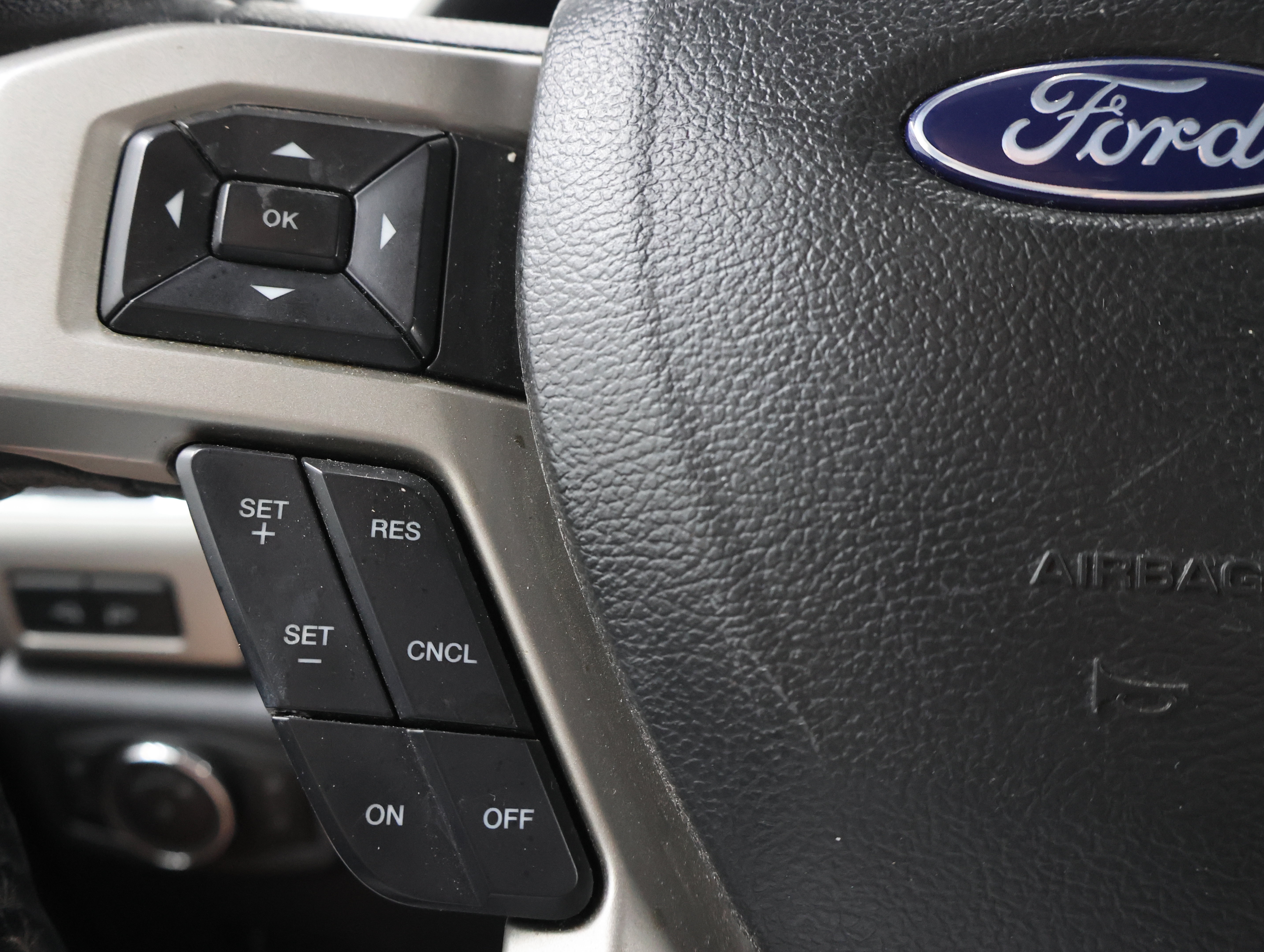 Used 2022 Ford F250 Lariat w/ Lariat Value Package AWD/4WD image 17