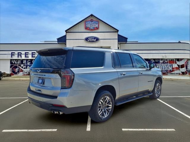 Used 2025 Chevrolet Suburban Z71 AWD/4WD image 7