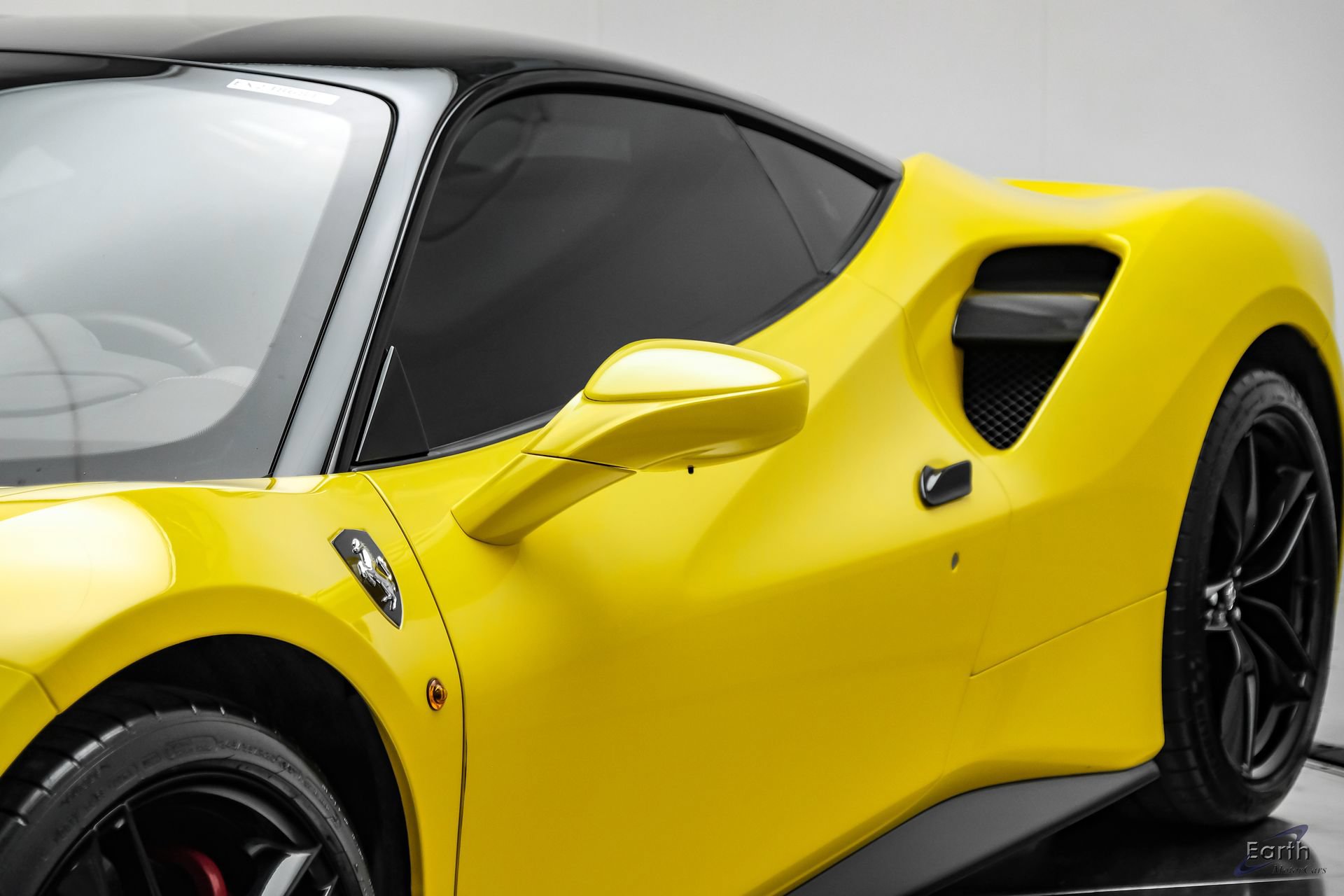 Used 2019 Ferrari 488 GTB RWD image 34