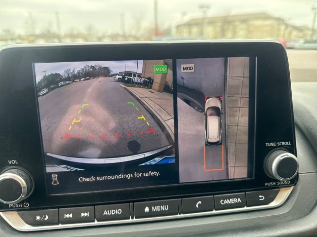 Used 2023 Nissan Rogue SL image 16