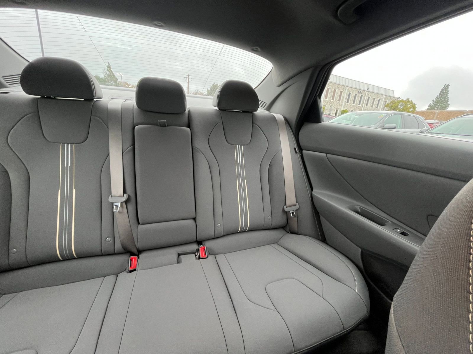 Used 2025 Hyundai Elantra SEL image 35