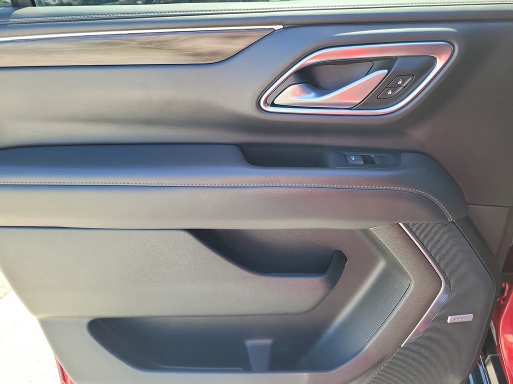 Used 2022 Chevrolet Suburban LT w/ LT Signature Package image 18