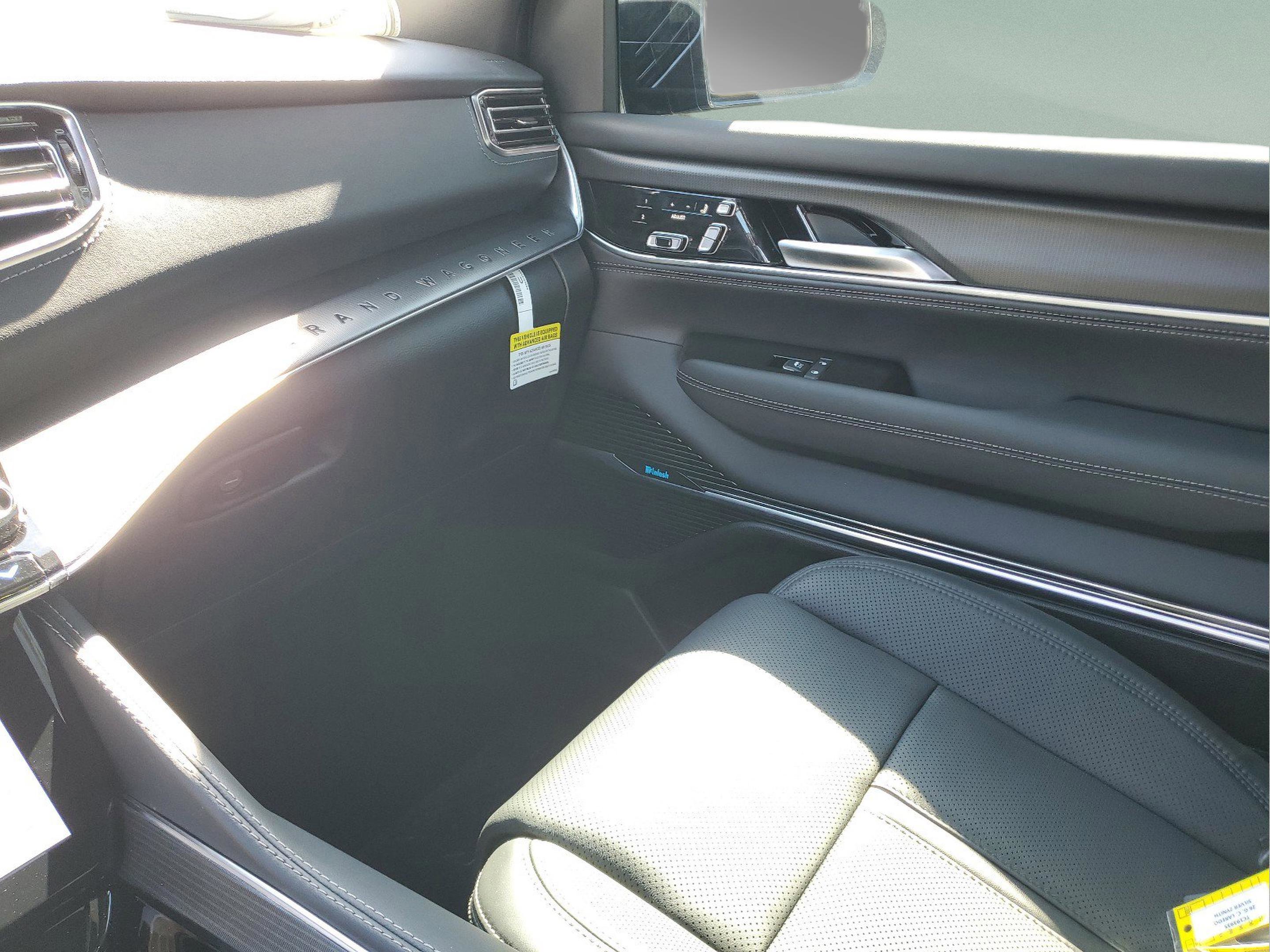 New 2026 Jeep Grand Wagoneer Summit w/ Rear Seat Video Group I image 21