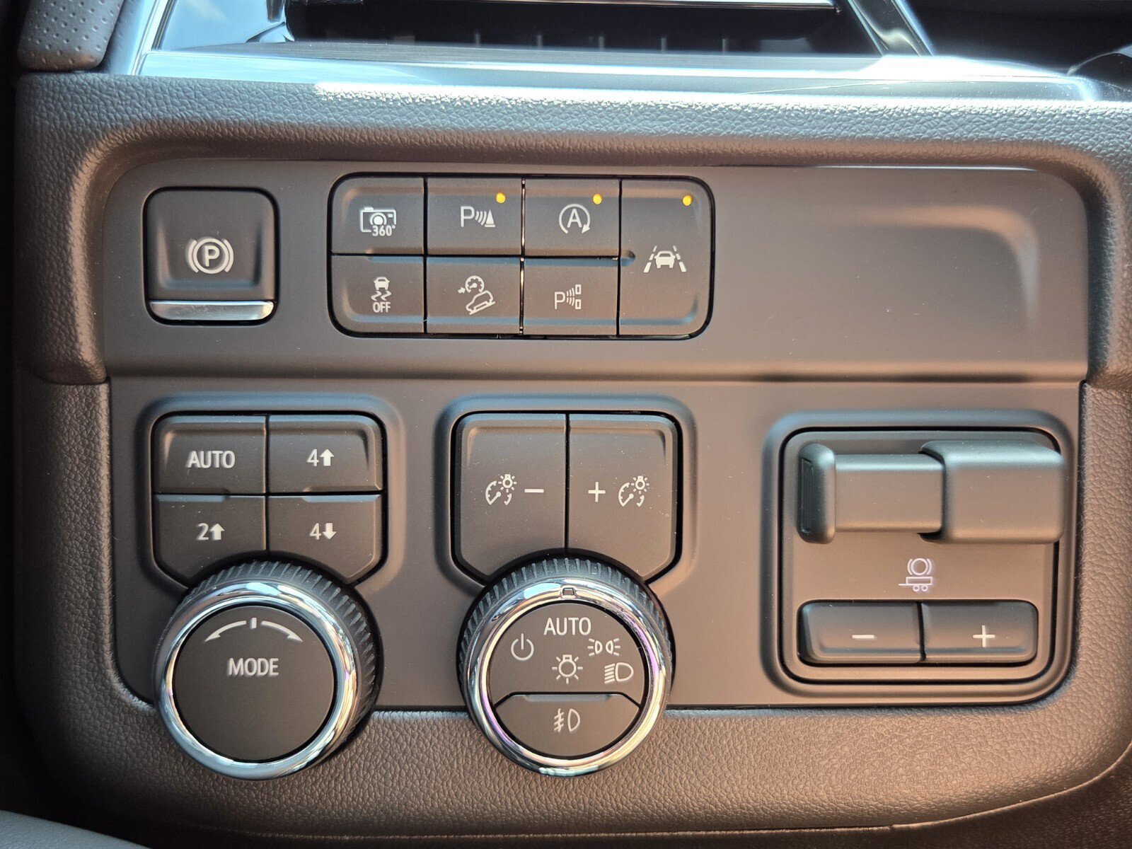 New 2026 Chevrolet Tahoe Premier w/ Sun And Tow Package AWD/4WD image 14