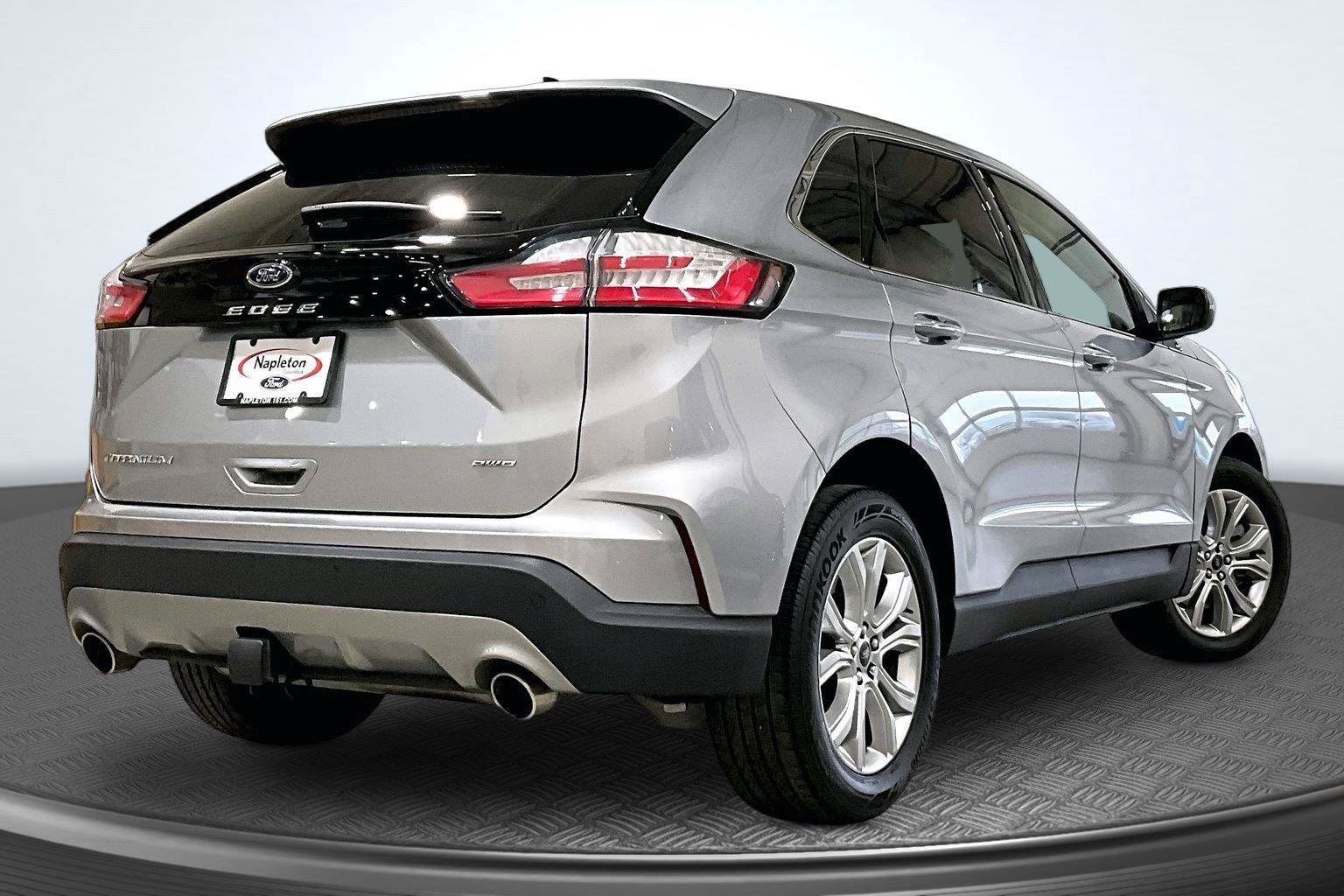 Used 2023 Ford Edge Titanium w/ Equipment Group 301A AWD/4WD image 2