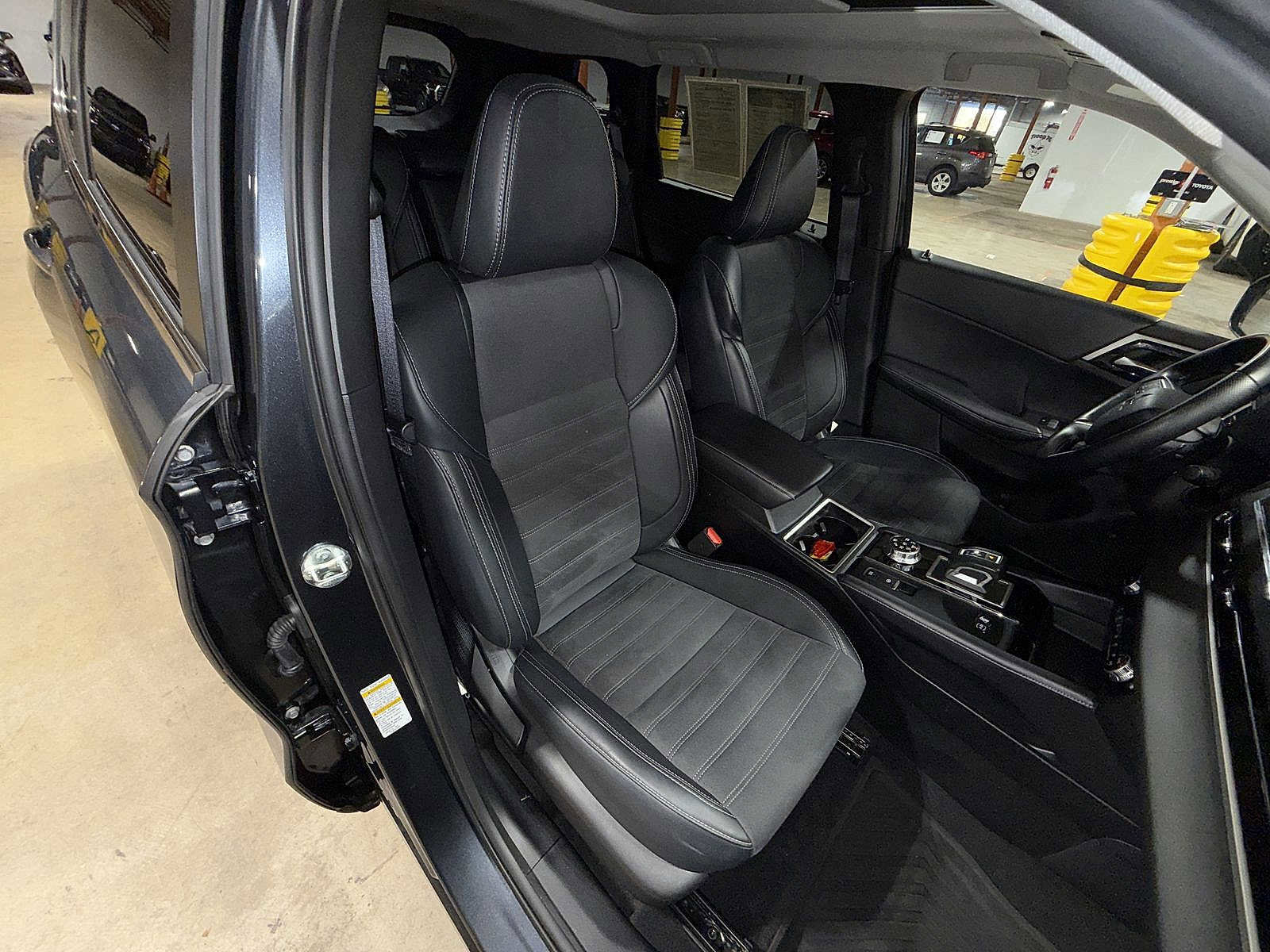 Used 2024 Mitsubishi Outlander Ralliart image 16