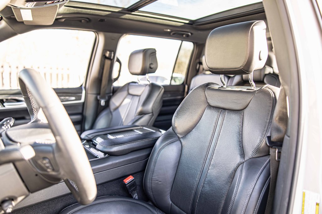 Used 2022 Jeep Wagoneer Series II w/ Premium Group I image 17