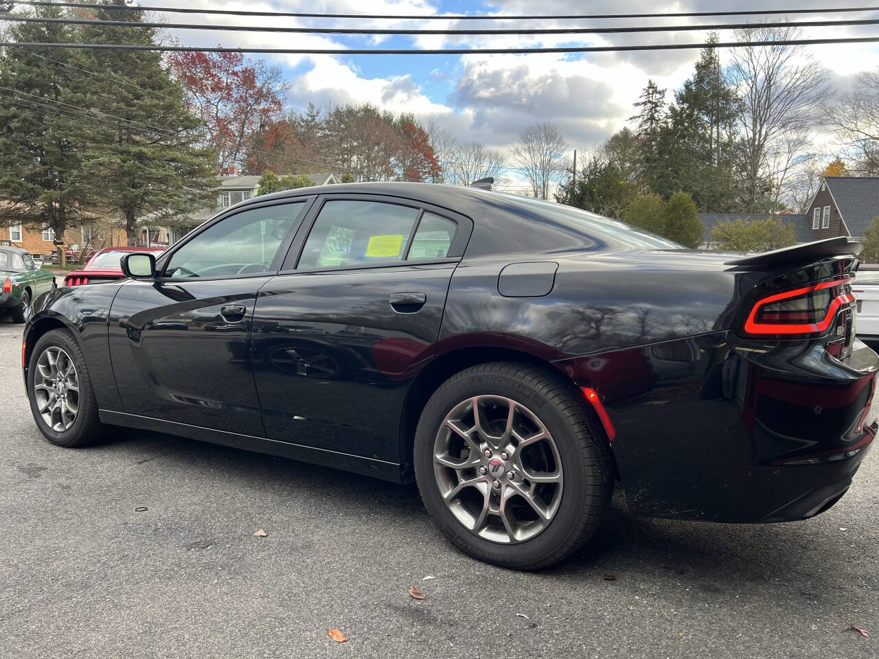 Used 2017 Dodge Charger SXT w/ AWD Plus Group image 4