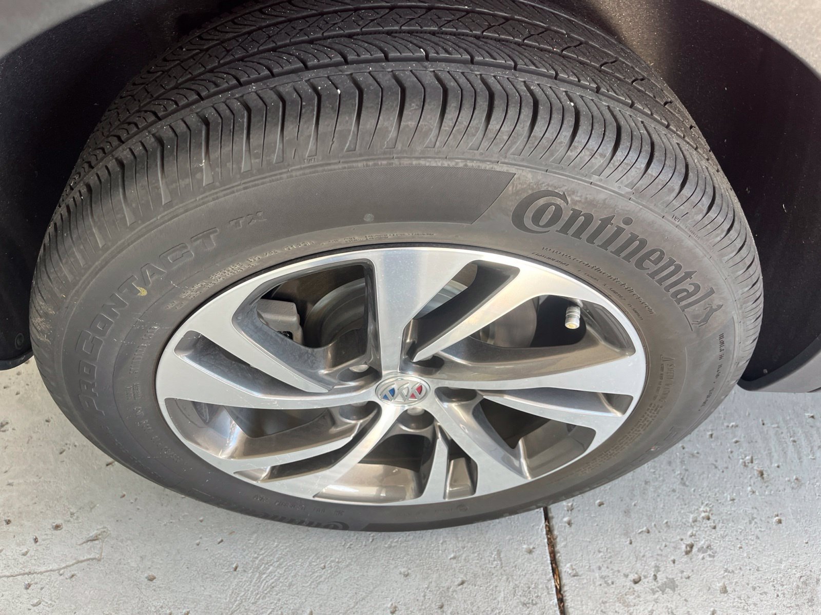 Used 2023 Buick Envision Essence AWD/4WD image 12