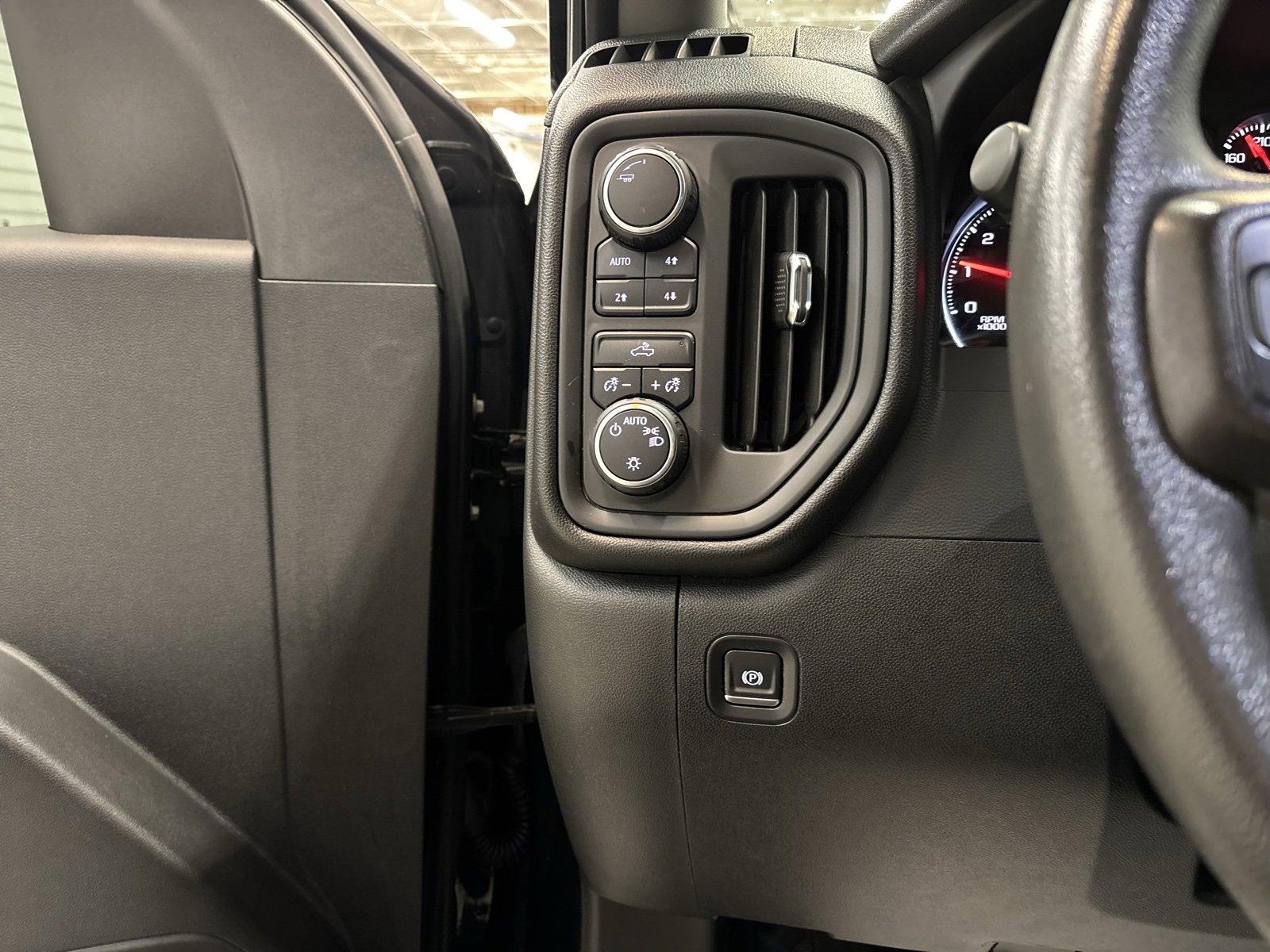 Used 2021 Chevrolet Silverado 1500 Custom Trail Boss image 14