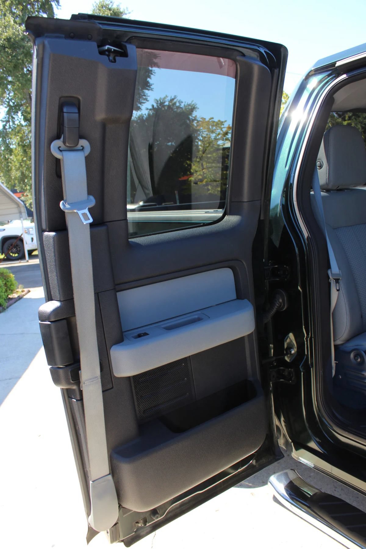 Used 2014 Ford F150 XLT w/ XLT Chrome Package RWD image 25