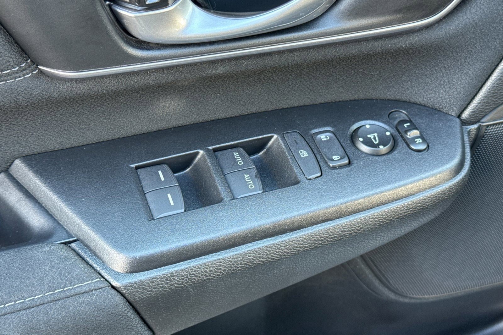 Used 2021 Honda CR-V EX image 13