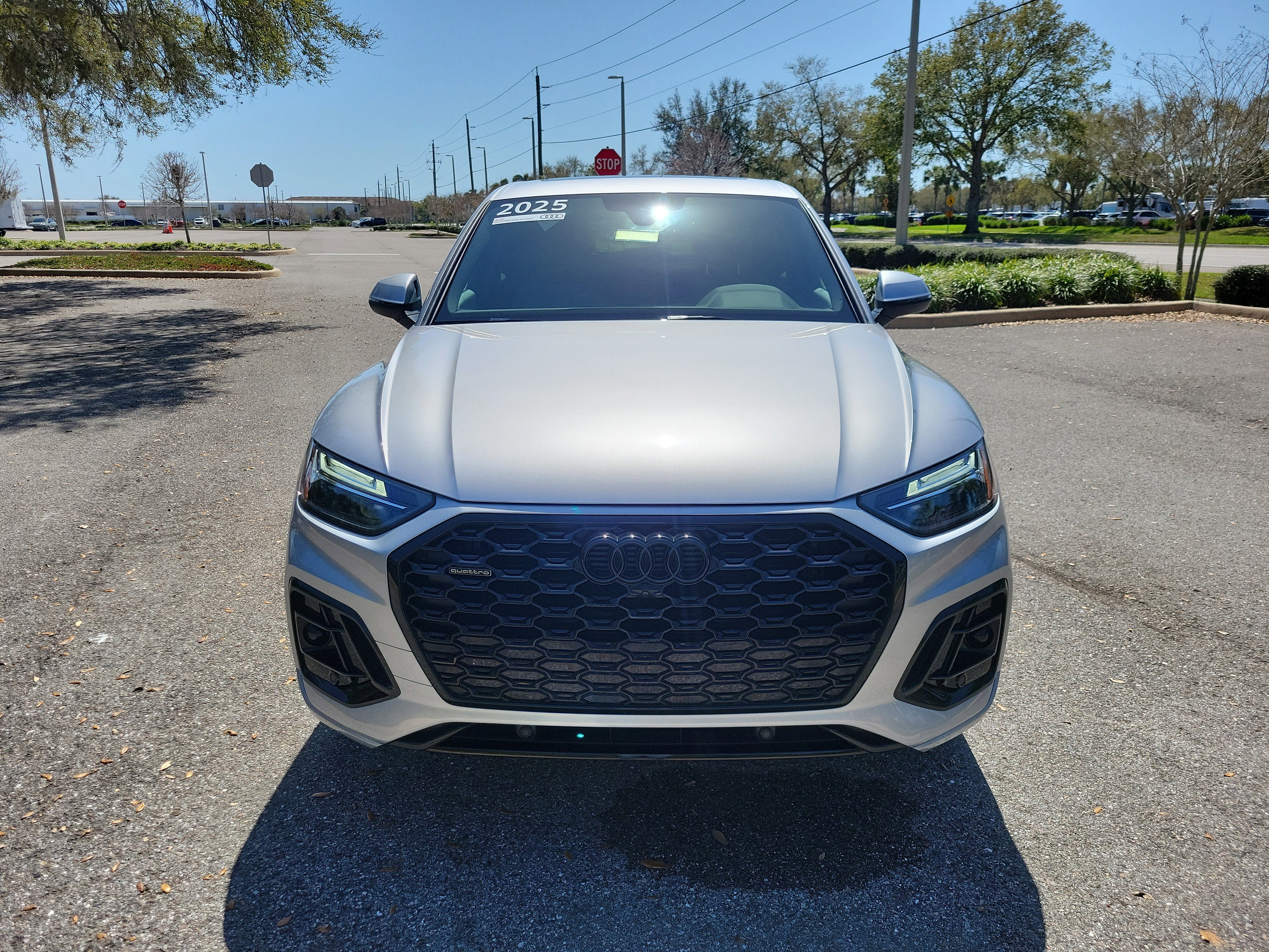 Certified 2025 Audi Q5 2.0T Premium Plus image 2