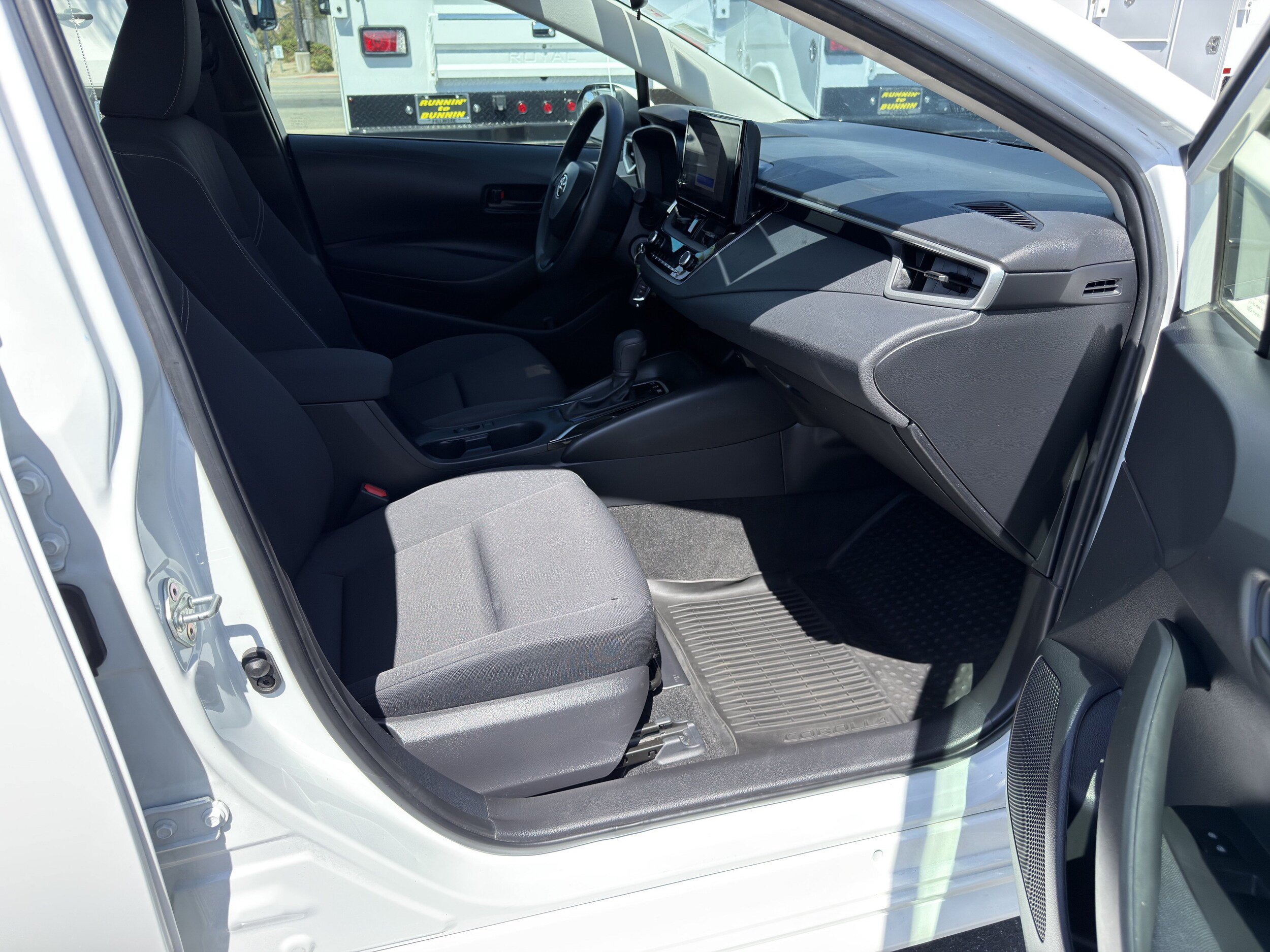 Used 2024 Toyota Corolla LE FWD image 10