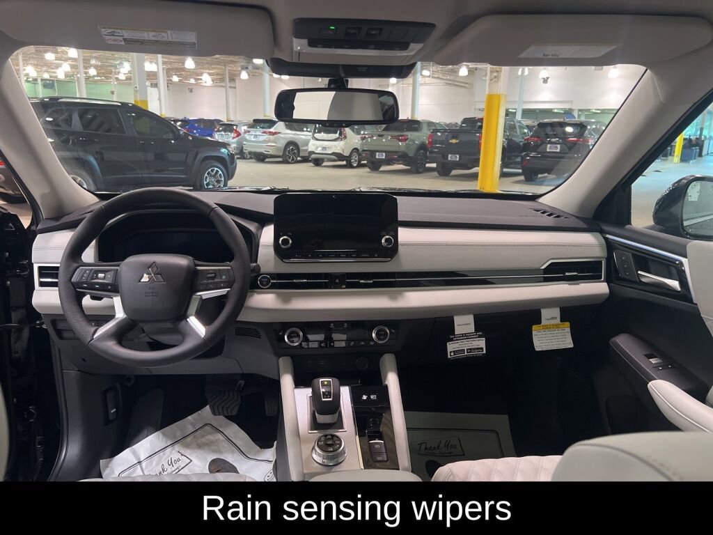 New 2025 Mitsubishi Outlander SEL image 17