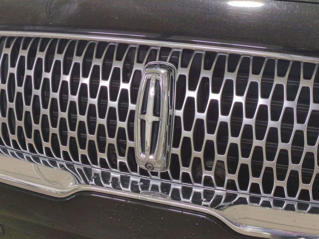 Certified 2022 Lincoln Nautilus Reserve w/ Equipment Group 201A image 9