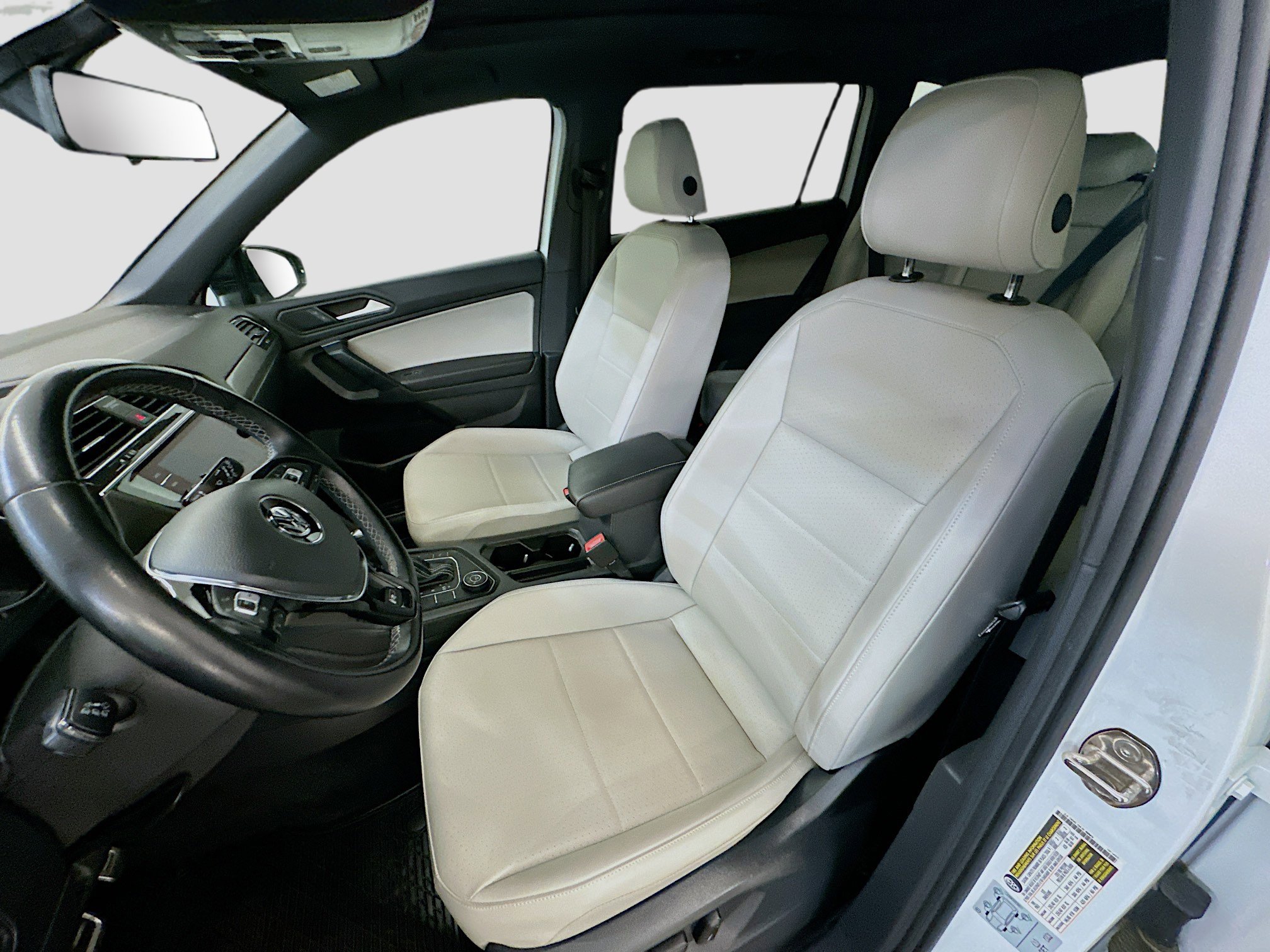 Used 2021 Volkswagen Tiguan SE R-Line image 13