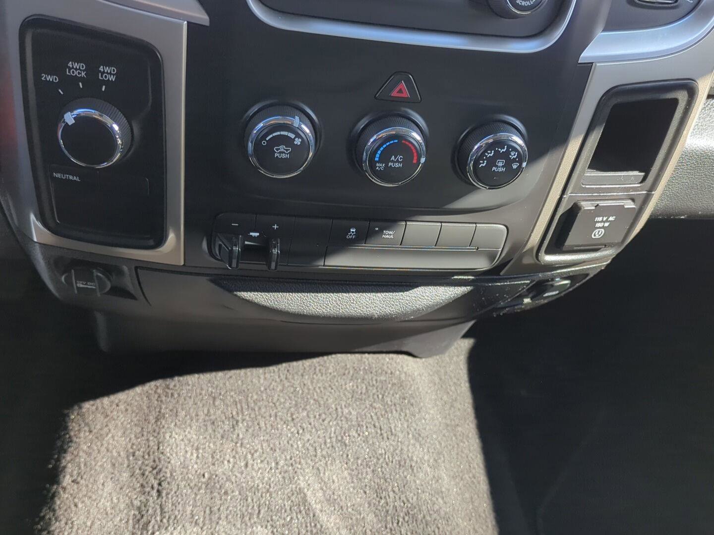 Used 2014 RAM 2500 SLT AWD/4WD image 19