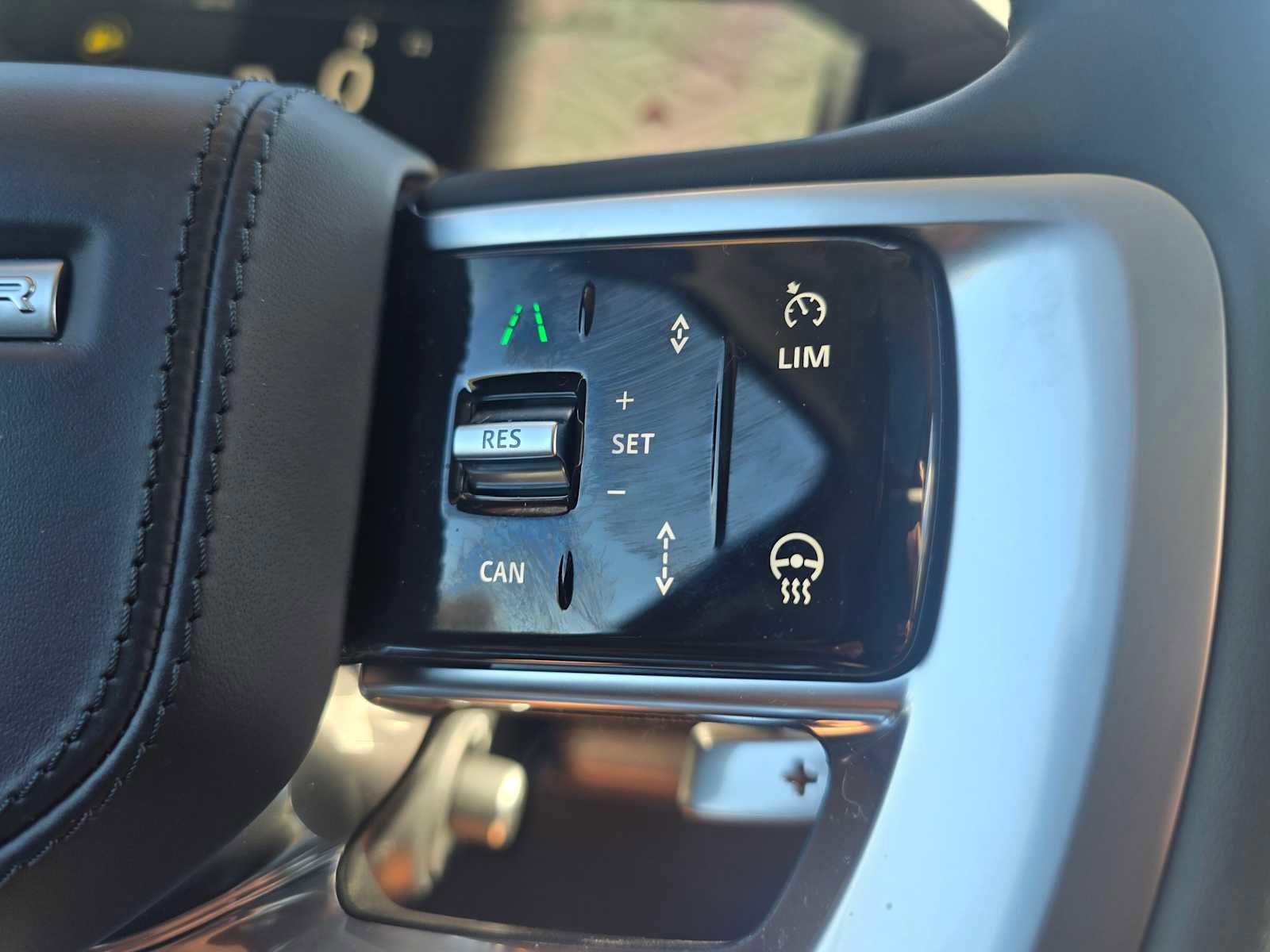 New 2025 Land Rover Range Rover SE image 31