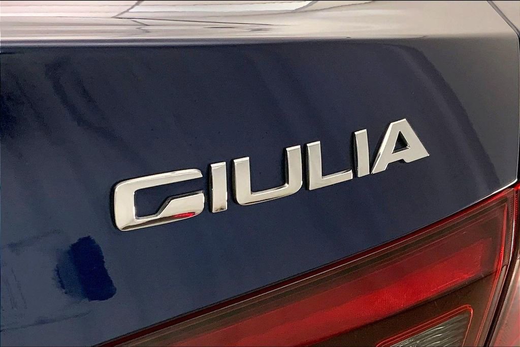 Used 2017 Alfa Romeo Giulia Ti w/ TI 19" Sport Package image 28