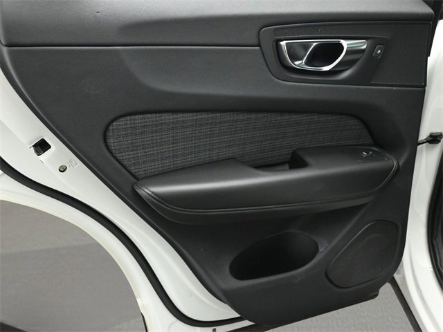 Used 2023 Volvo XC60 B5 Core image 13