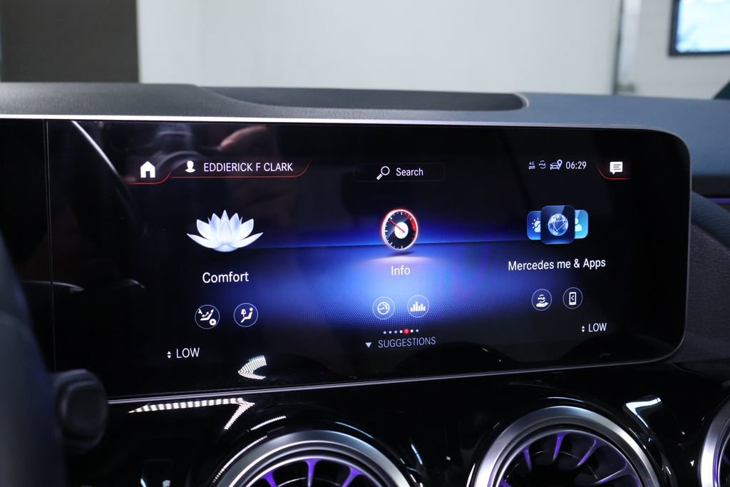 Used 2021 Mercedes-Benz GLA 250 4MATIC w/ Premium Package image 35