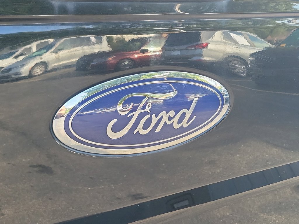 Used 2016 Ford F150 XLT w/ Equipment Group 302A Luxury AWD/4WD image 12