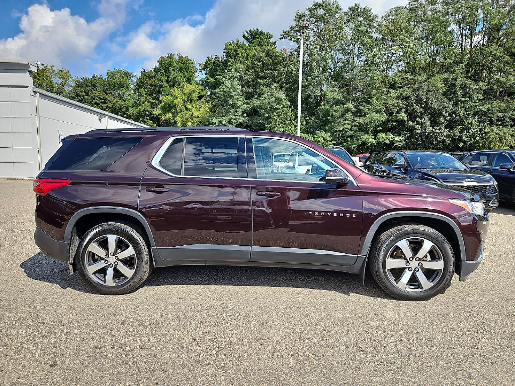 Used 2020 Chevrolet Traverse LT w/ LT Premium Package AWD/4WD image 8