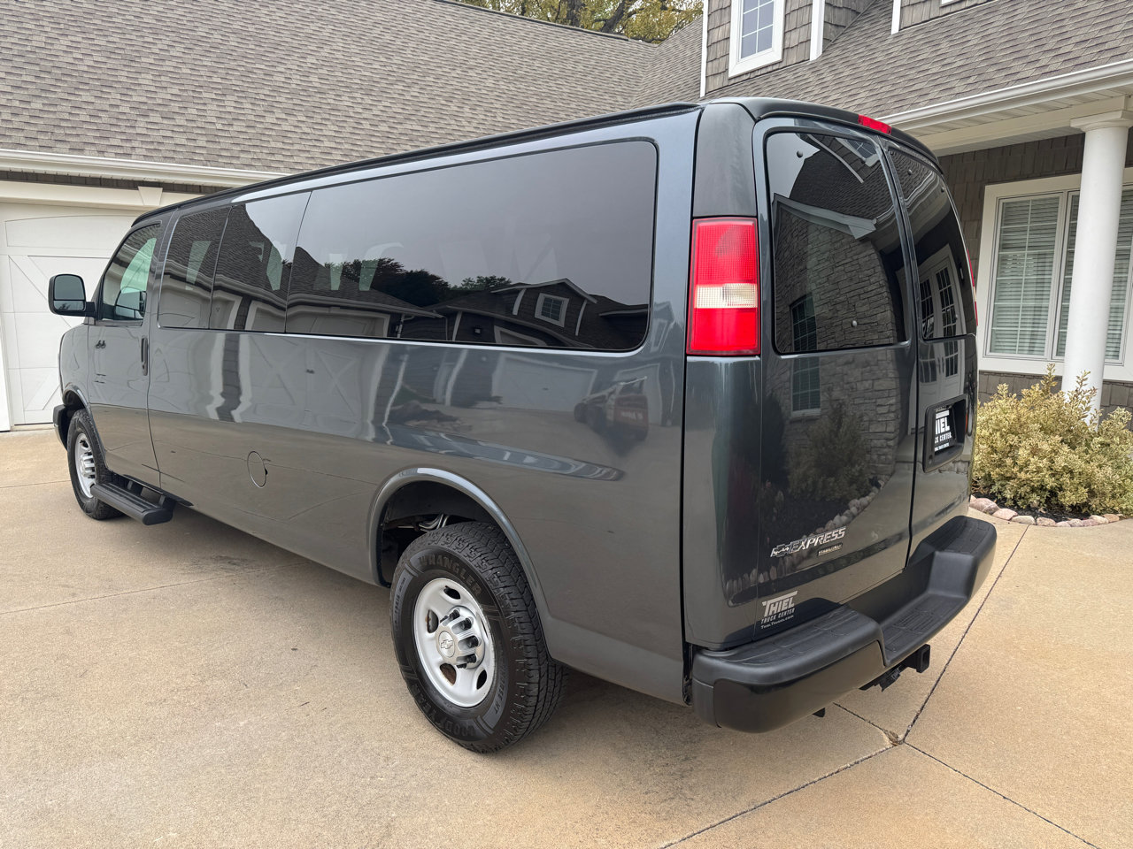 Used 2015 Chevrolet Express 3500 LS image 4