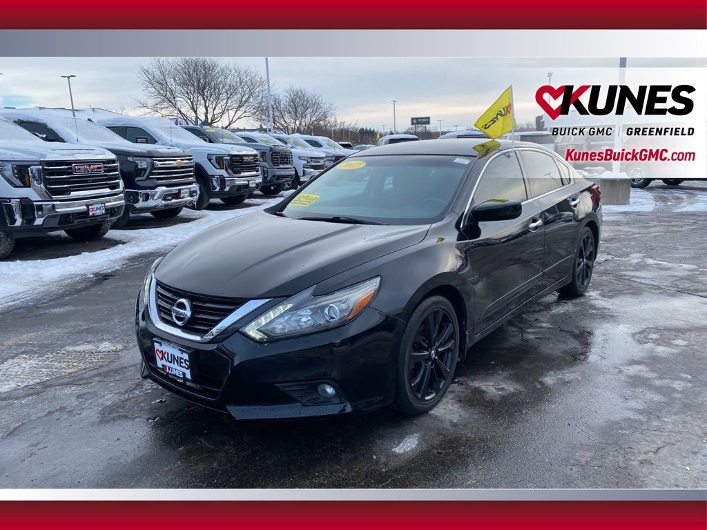 Used 2017 Nissan Altima 2.5 SR w/ Midnight Edition Package image 10