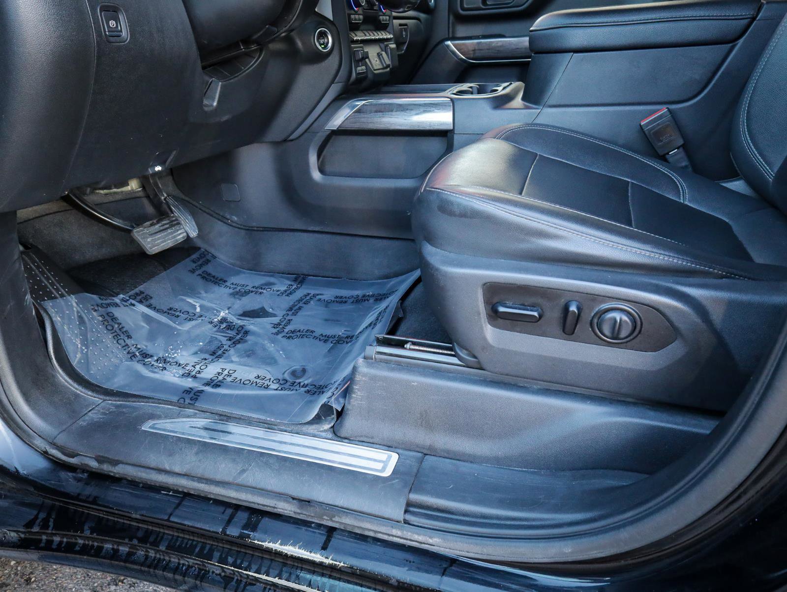 Used 2021 Chevrolet Silverado 3500 LTZ w/ LTZ Convenience Package image 14