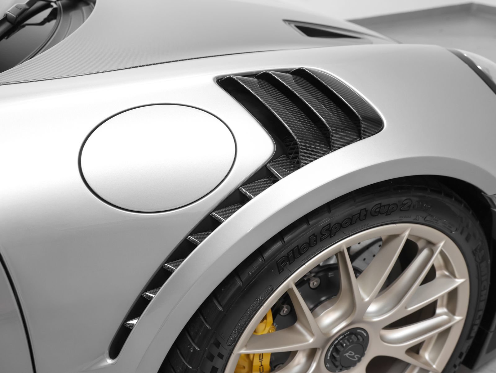 Certified 2018 Porsche 911 GT2 RS RWD image 26