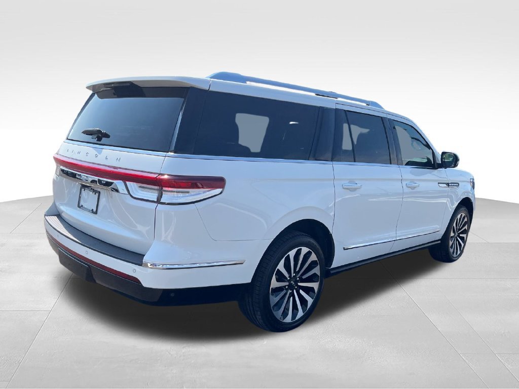 Used 2022 Lincoln Navigator L Reserve AWD/4WD image 5