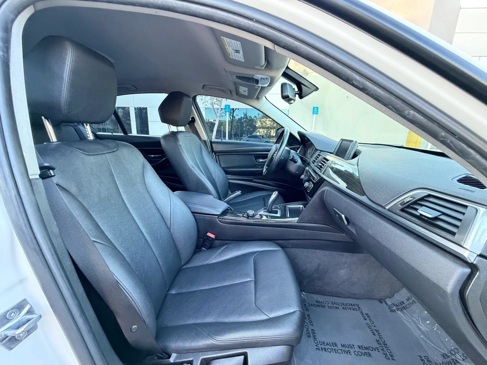 Used 2018 BMW 320i Sedan RWD image 12