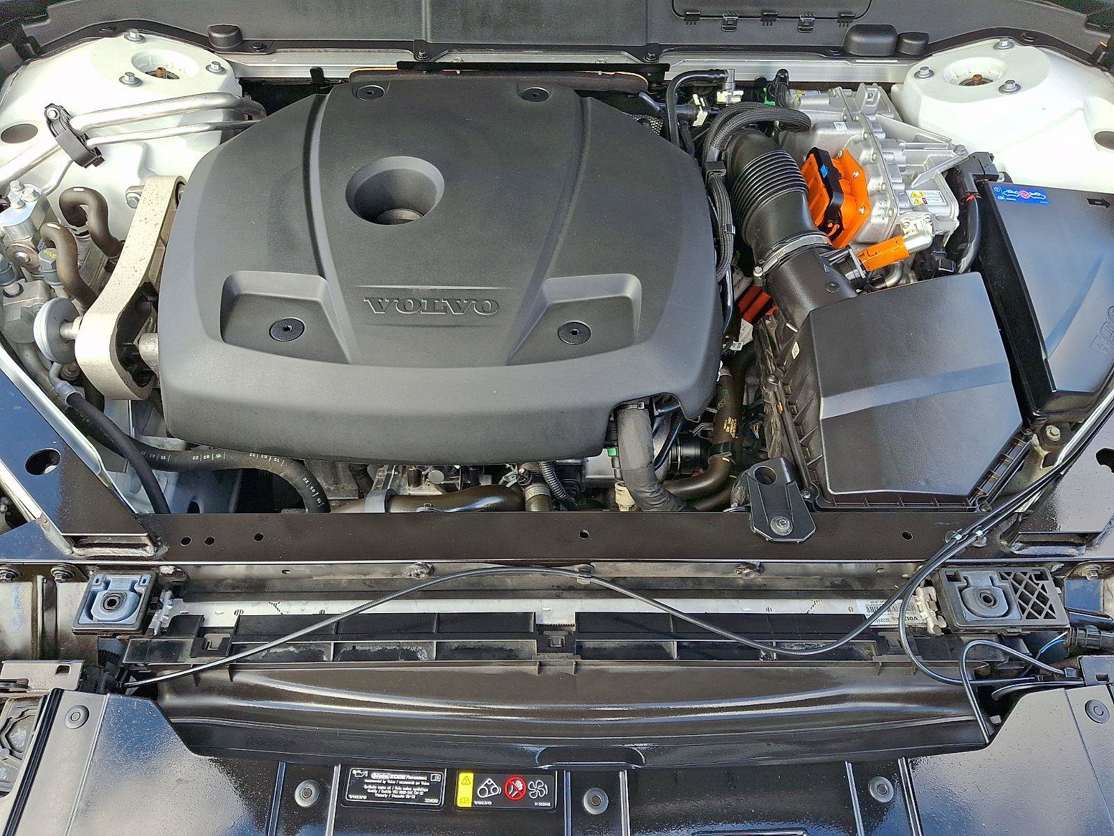 Certified 2023 Volvo XC60 T8 Ultimate w/ Protection Package Premier image 27