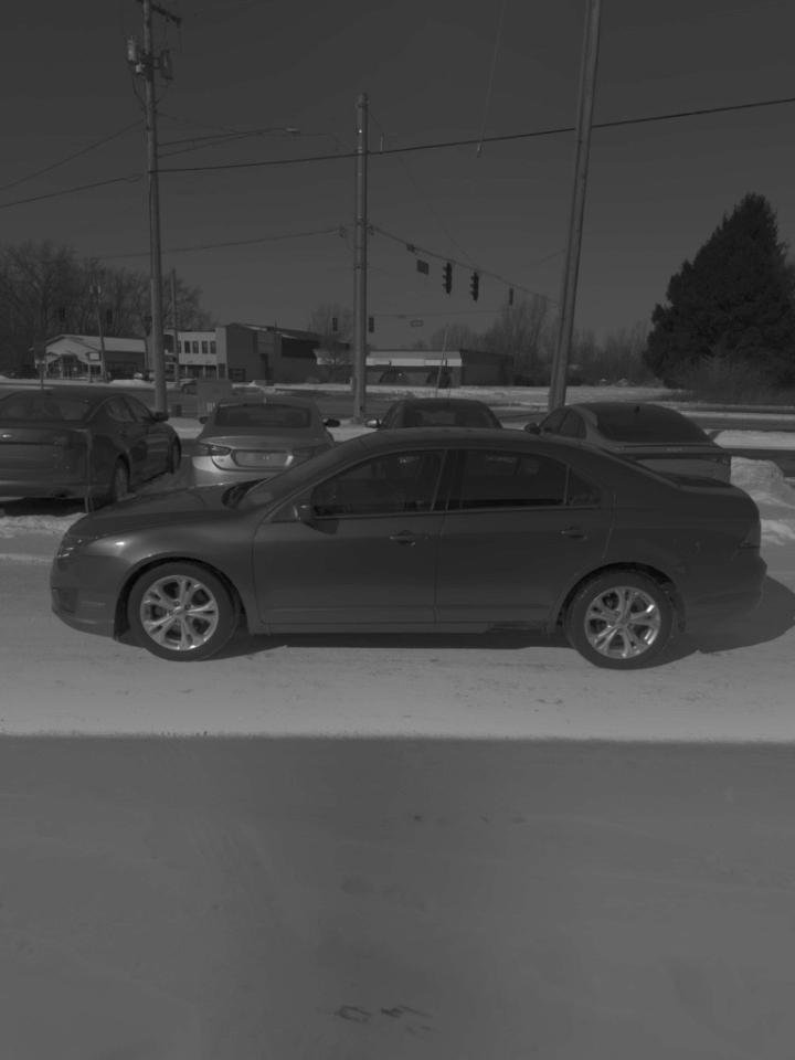 Used 2012 Ford Fusion SE image 2