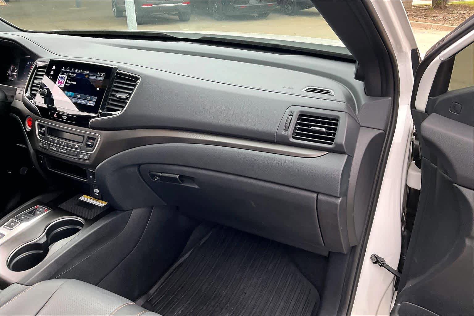 Used 2023 Honda Passport TrailSport image 18